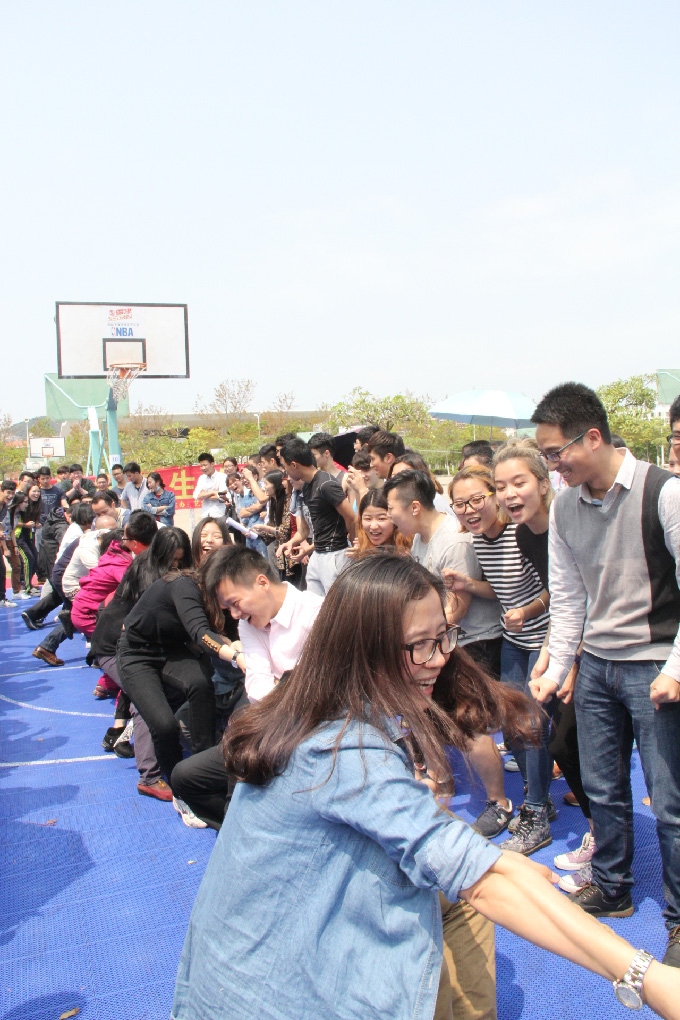 师生拔河赛 副本